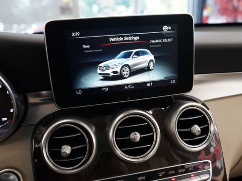 Used 2017 Mercedes-Benz GLC 300 4MATIC image 31