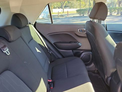 Used 2025 Hyundai Venue SE image 30