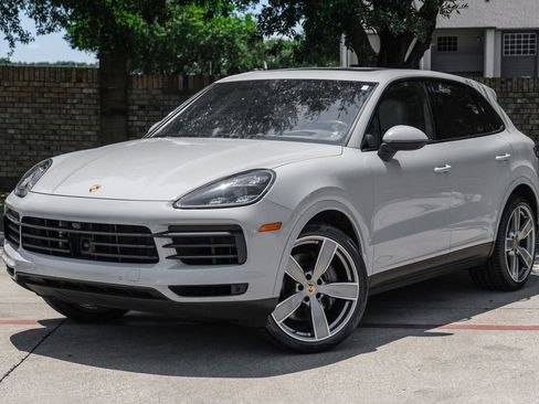 Used 2023 Porsche Cayenne S Platinum AWD/4WD image 12