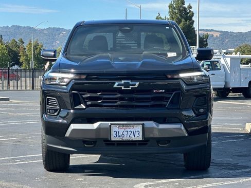 Used 2023 Chevrolet Colorado Z71 w/ Z71 Convenience Package 2 AWD/4WD image 9