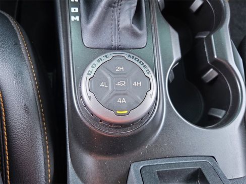 Used 2023 Ford Bronco Badlands image 26