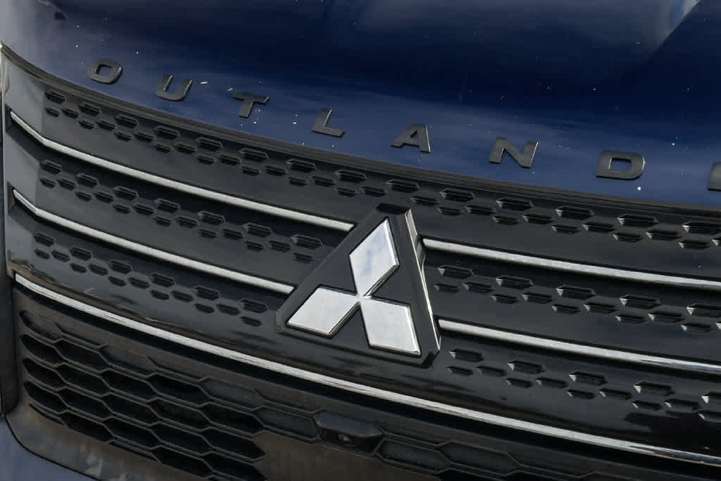 Used 2023 Mitsubishi Outlander SE FWD image 5
