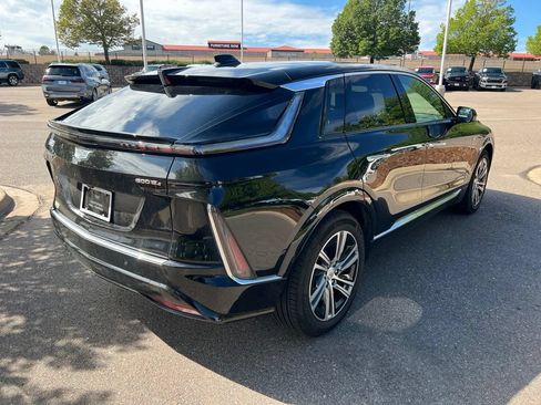 Used 2024 Cadillac Lyriq Luxury AWD/4WD image 5