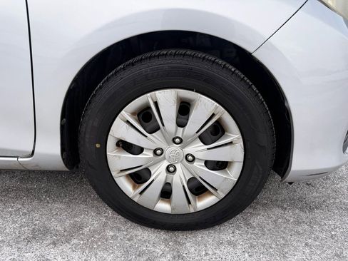 Used 2012 Toyota Yaris LE image 30