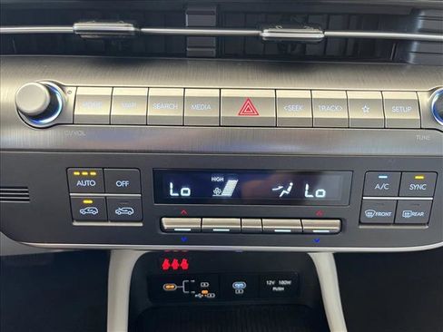Used 2025 Hyundai Kona SEL AWD/4WD image 15