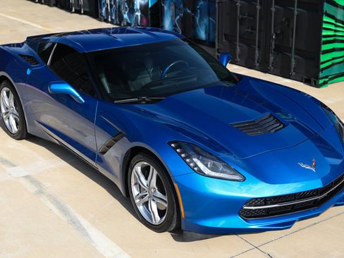 Used 2016 Chevrolet Corvette Stingray Coupe w/ 2LT Preferred Equipment Group RWD image 18