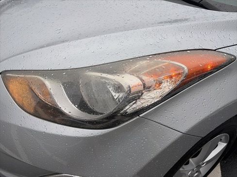 Used 2013 Hyundai Elantra GLS w/ Preferred Pkg image 12