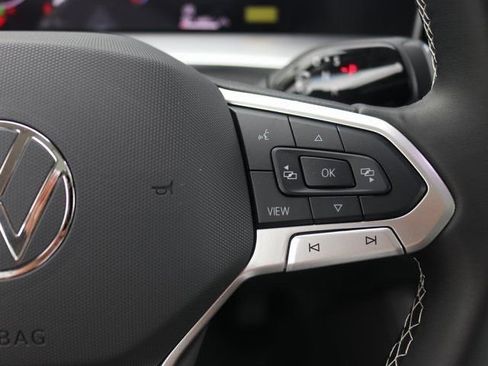 New 2026 Volkswagen Tiguan SE image 16