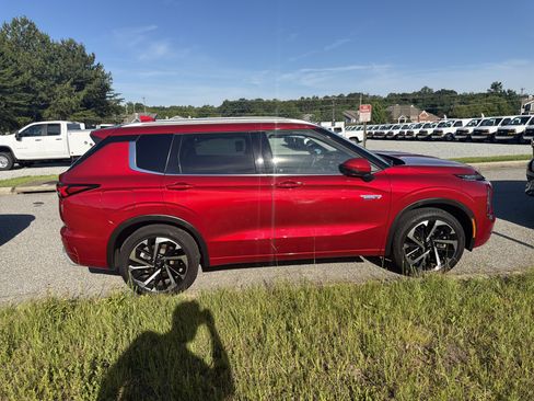 Used 2023 Mitsubishi Outlander GT AWD/4WD image 11