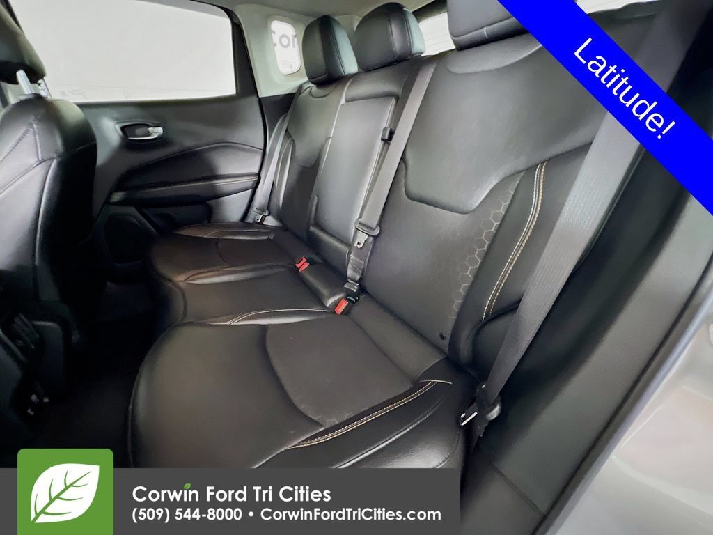 Used 2020 Jeep Compass Latitude w/ Popular Equipment Group AWD/4WD image 27