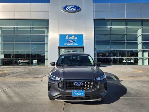 Used 2024 Ford Escape Active w/ Tech Pack #1 AWD/4WD image 2