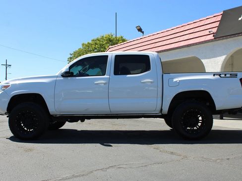 Used 2020 Toyota Tacoma SR AWD/4WD image 14