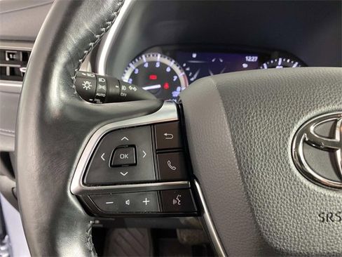 Used 2021 Toyota Highlander XLE image 15