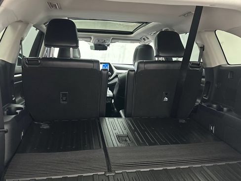 Certified 2021 Toyota Highlander Platinum AWD/4WD image 13