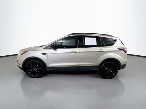 Used 2018 Ford Escape SE w/ SE Sport Appearance Package FWD image 9