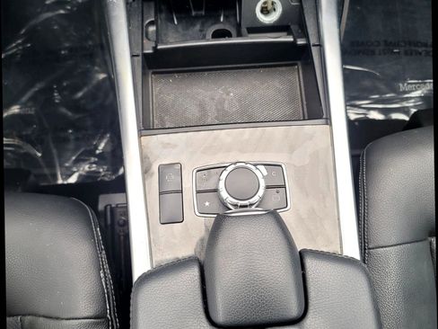 Used 2016 Mercedes-Benz E 350 4MATIC Sedan image 25