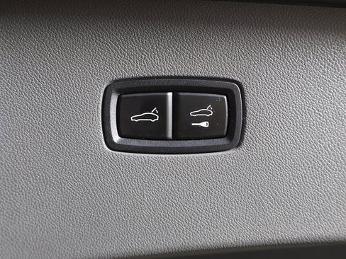 Used 2021 Porsche Cayenne GTS w/ Premium Package Plus image 23