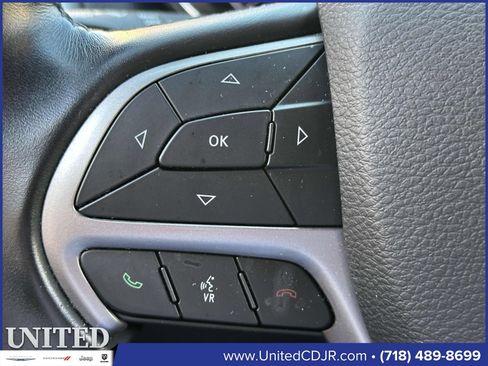 Used 2020 Jeep Grand Cherokee Laredo image 24