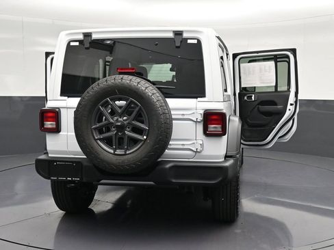 Used 2026 Jeep Wrangler Unlimited Sport AWD/4WD image 37