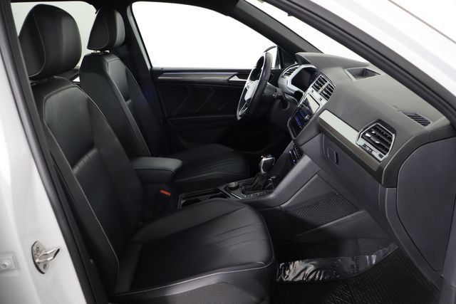 Used 2024 Volkswagen Tiguan SE R-Line AWD/4WD image 17