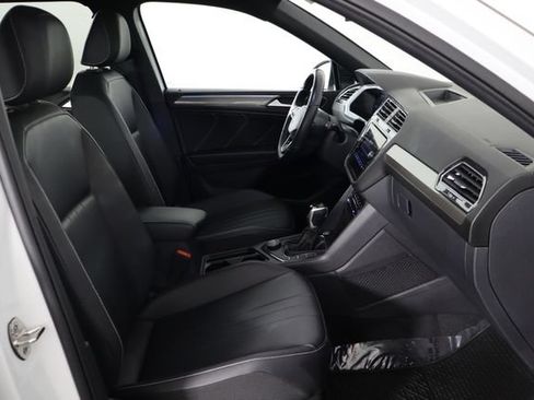 Used 2024 Volkswagen Tiguan SE R-Line AWD/4WD image 17