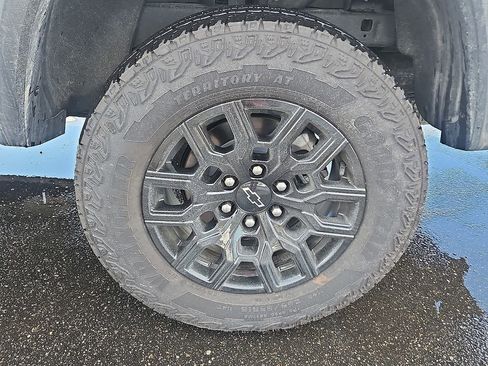 Used 2025 Chevrolet Colorado Trail Boss image 8