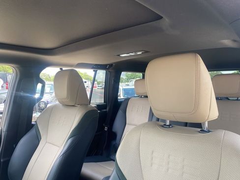 Used 2024 Lexus GX 550 image 12