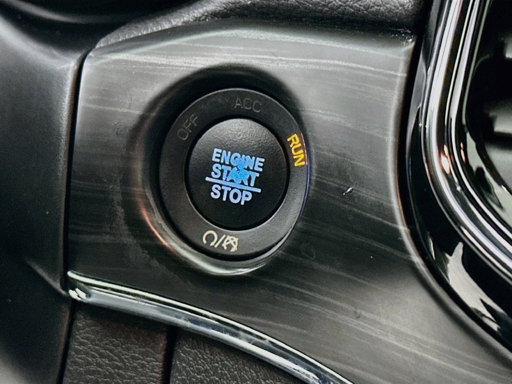 Certified 2019 Jeep Grand Cherokee Limited AWD/4WD image 21