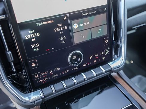 Certified 2025 GMC Yukon Denali image 20