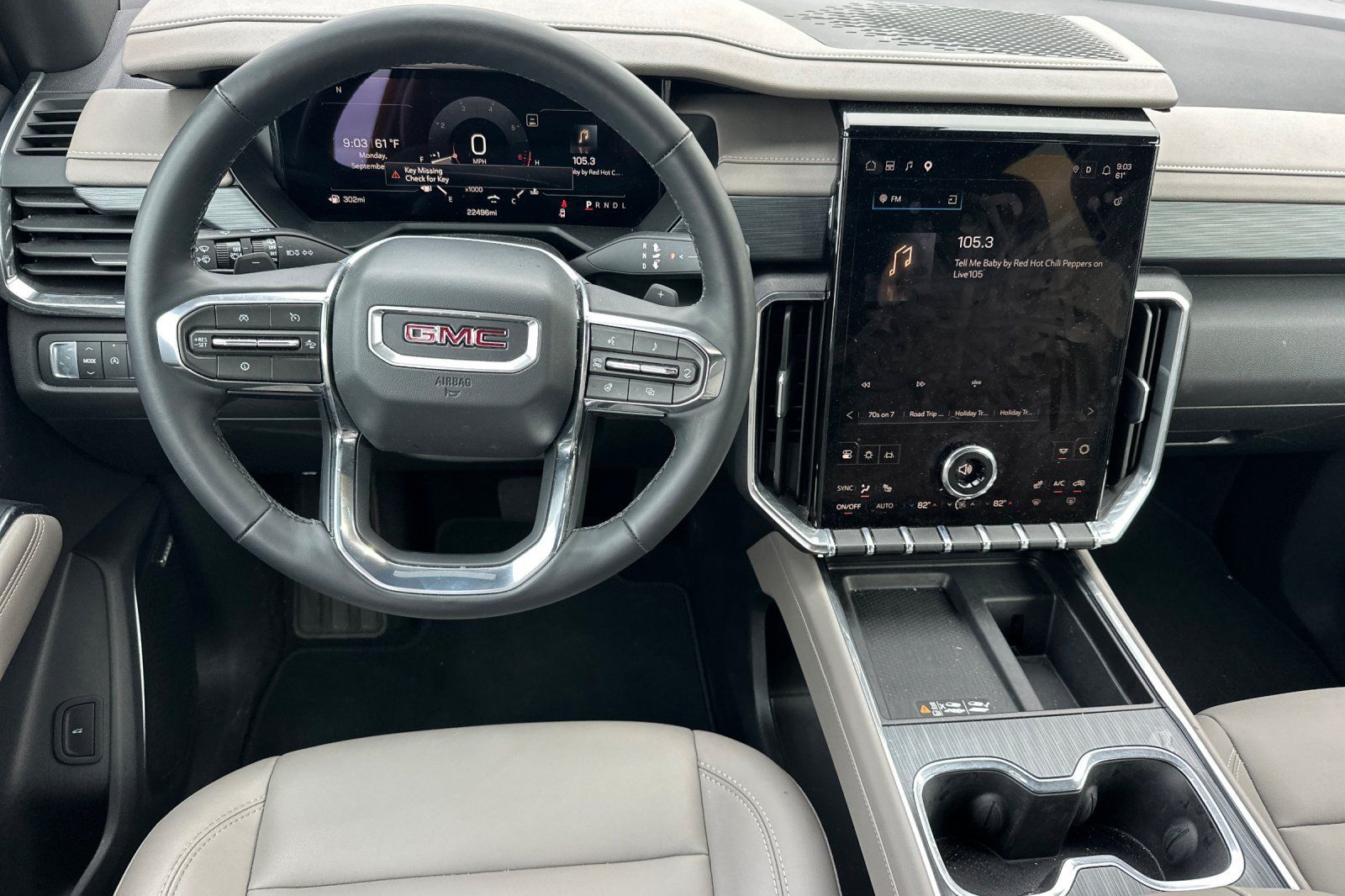 Used 2026 GMC Acadia Elevation w/ Elevation Premium Package FWD image 16