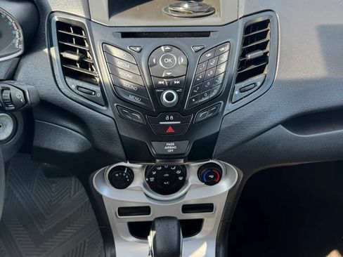 Used 2019 Ford Fiesta SE FWD image 39
