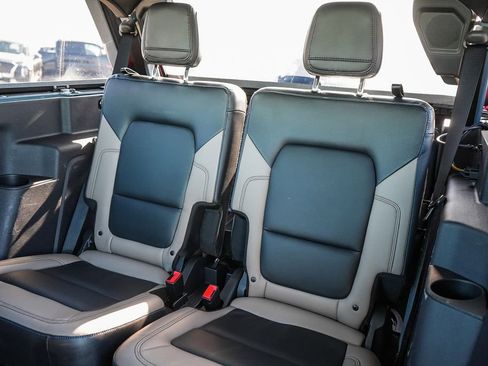 Used 2023 Ford Bronco Wildtrak image 18