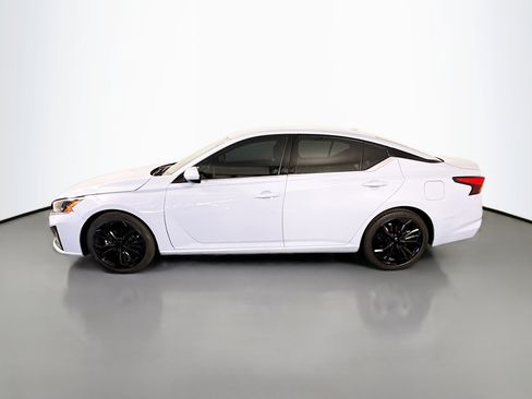 Used 2024 Nissan Altima 2.5 SR FWD image 6