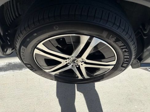 Used 2022 Mercedes-Benz GLS 450 4MATIC image 21
