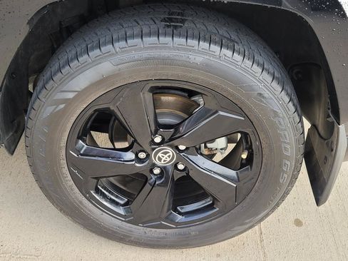 Used 2021 Toyota RAV4 XSE AWD/4WD image 23