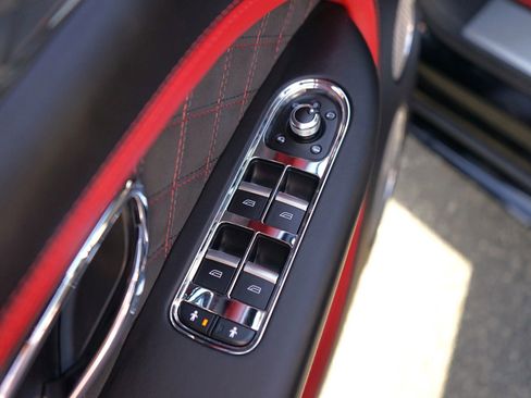 Used 2021 Bentley Bentayga Speed image 12