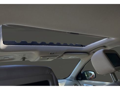 Used 2015 Nissan Pathfinder Platinum w/ Family Entertainment Package image 16