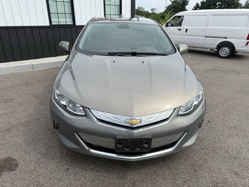 Used 2017 Chevrolet Volt LT FWD image 3
