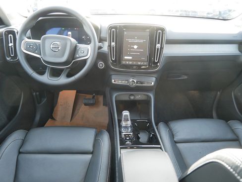 New 2026 Volvo XC40 B5 Ultra w/ Climate Package image 7