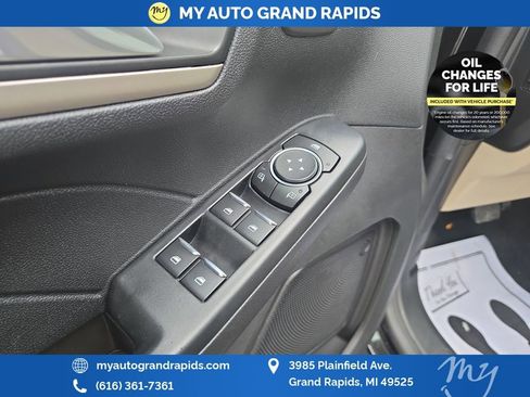 Used 2022 Ford Escape SEL w/ Technology Package image 11