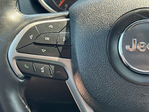 Used 2018 Jeep Grand Cherokee Altitude AWD/4WD image 20