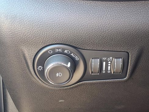 Used 2025 Jeep Compass Limited AWD/4WD image 7