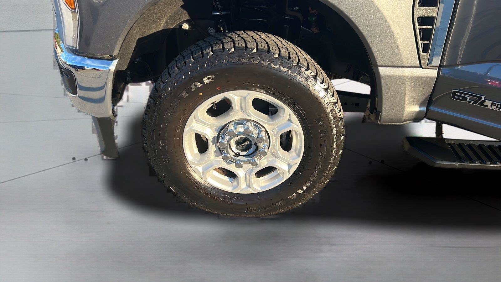 Used 2025 Ford F250 XLT w/ FX4 Off-Road Package AWD/4WD image 21