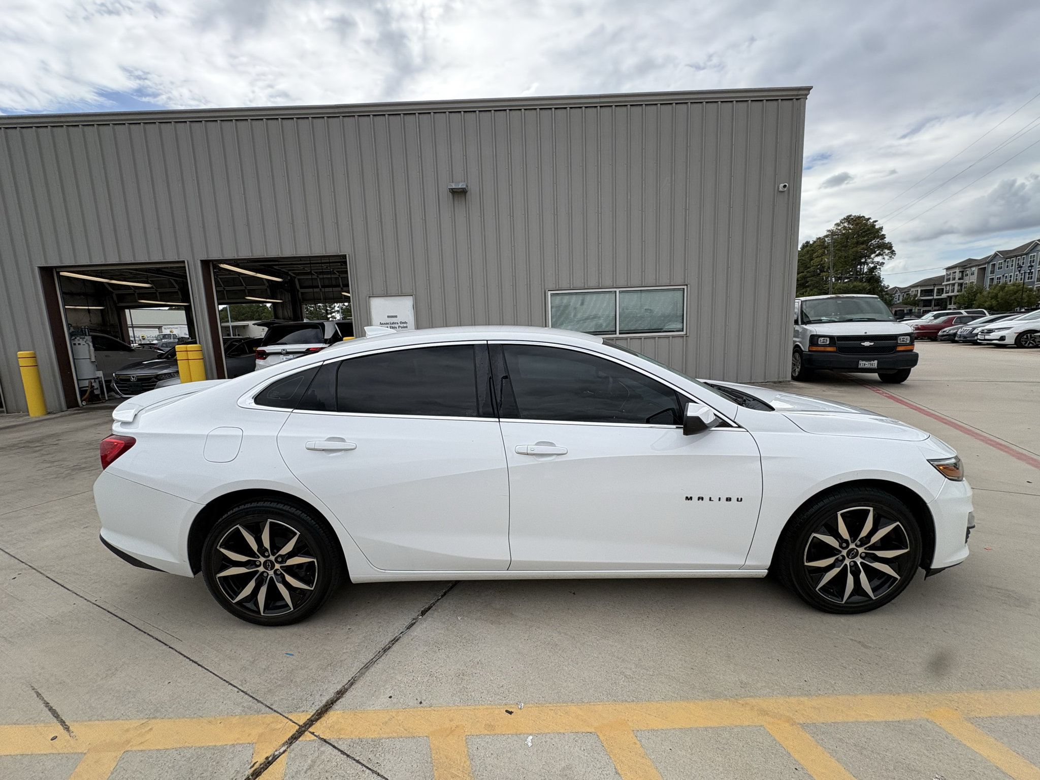 Used 2021 Chevrolet Malibu RS FWD image 9