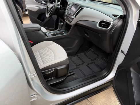 Used 2020 Chevrolet Equinox LT image 20
