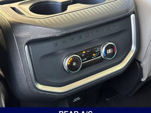 Used 2025 Ford Expedition Active AWD/4WD image 16