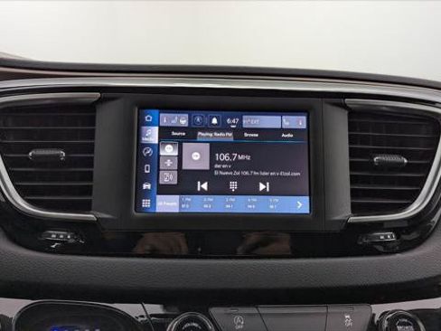 Used 2023 Chrysler Voyager LX FWD image 27