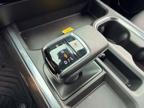 Certified 2025 Chevrolet Silverado 1500 LTZ AWD/4WD image 15
