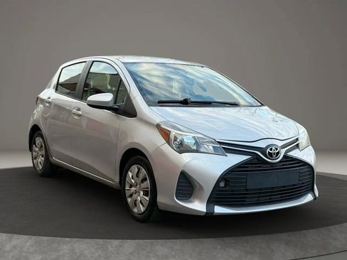 Used 2017 Toyota Yaris L image 3