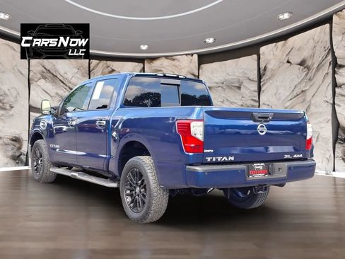 Used 2017 Nissan Titan SL w/ SL Towing Convenience Package AWD/4WD image 4